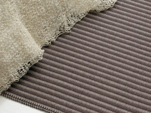 Полосатый прямоугольный ковер ручной работы