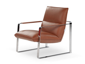 Кожаное кресло с подлокотниками