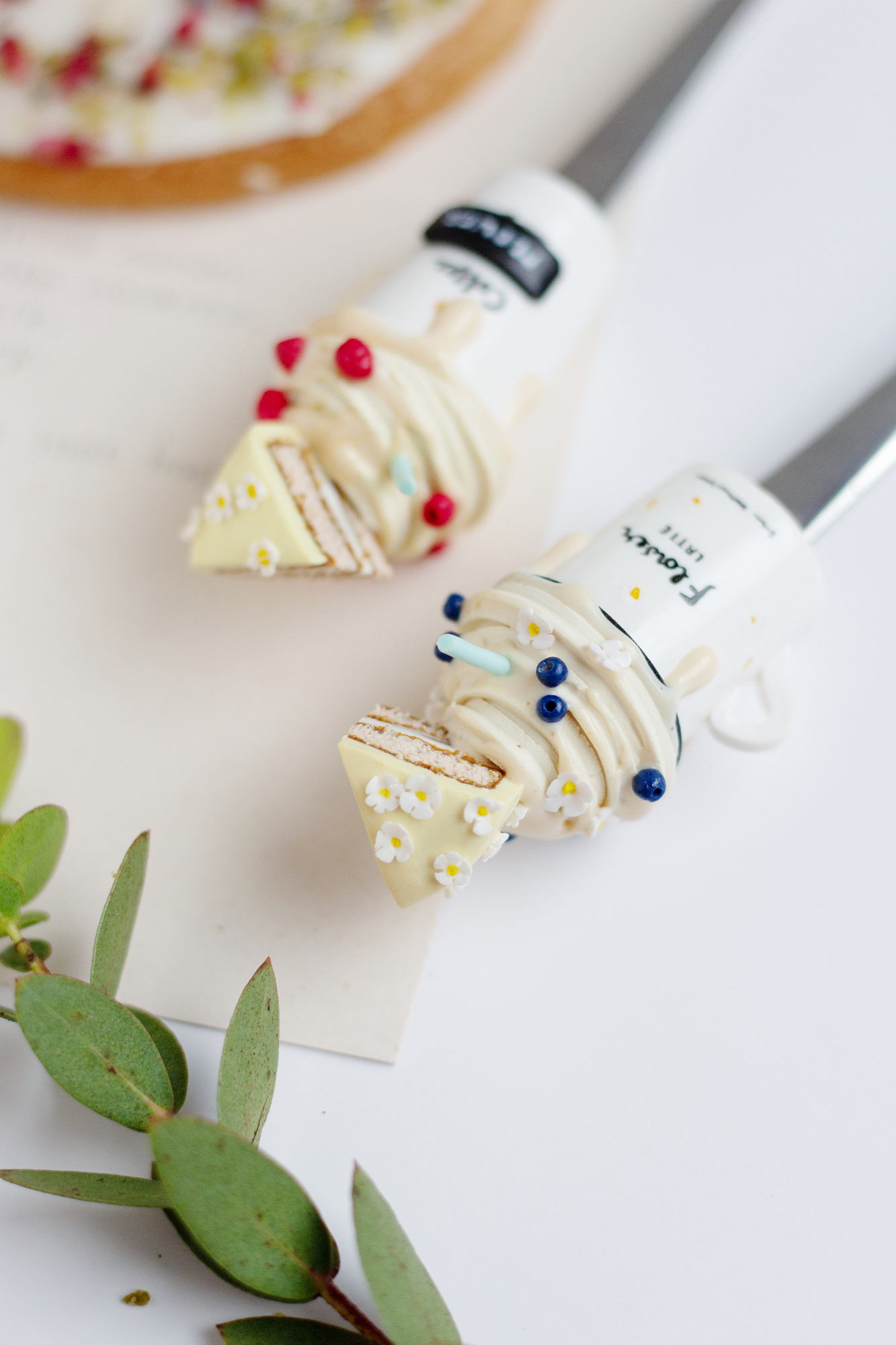 Чайная ложка "Эмалированная кружка с тортом и ягодами" JULS SMALL BAKERY  335373 Белый Santreyd  - Вид №1