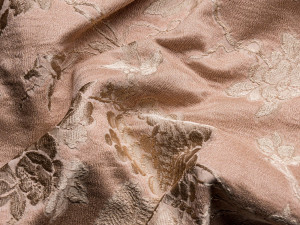 Ткань из хлопка, льна и вискозы с цветочными узорами