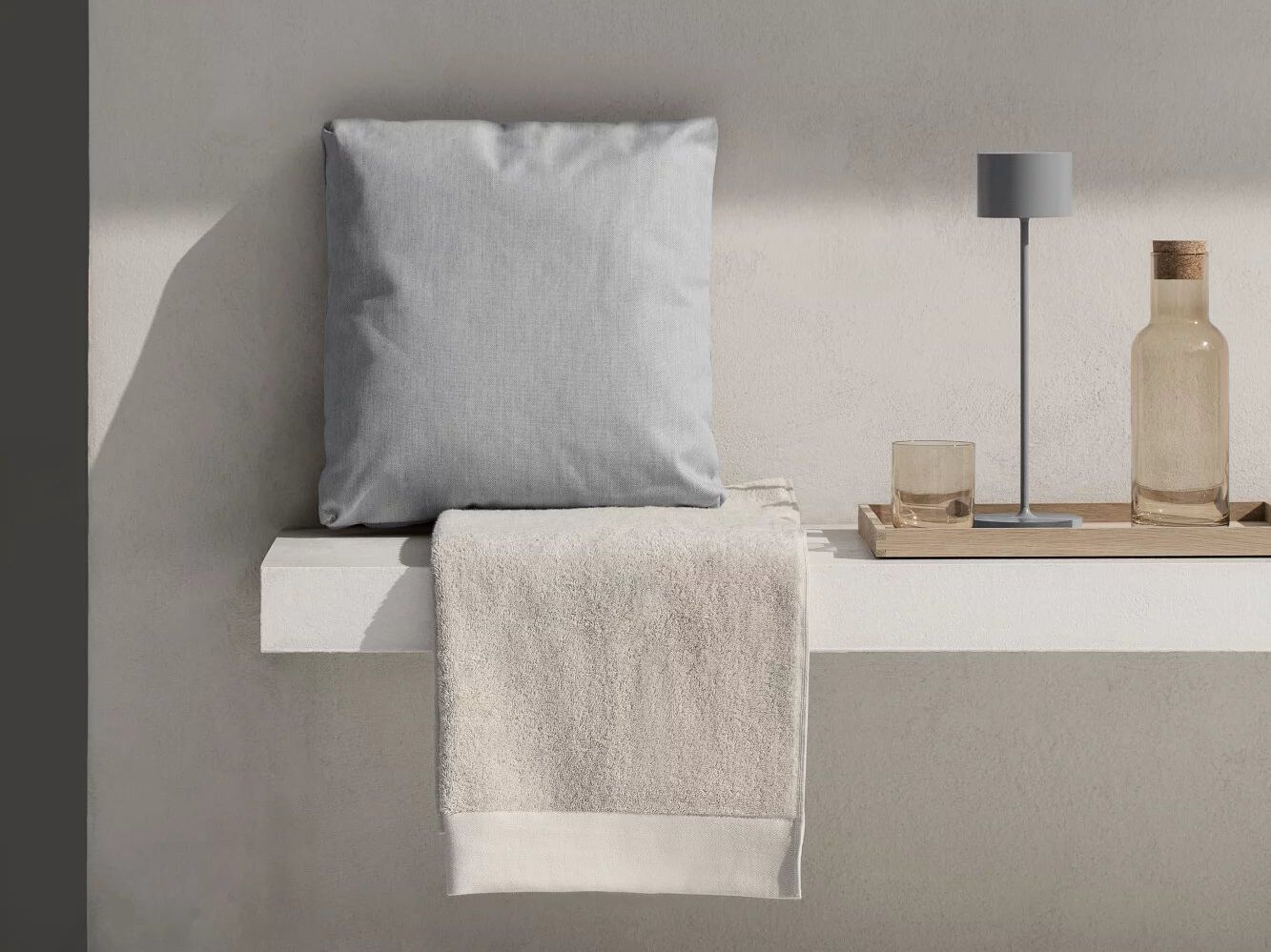 Алюминиевая светодиодная настольная лампа с батарейным питанием blomus Farol ARCH-00068766 - Вид №5