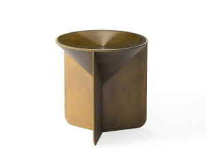 Круглый металлический журнальный столик