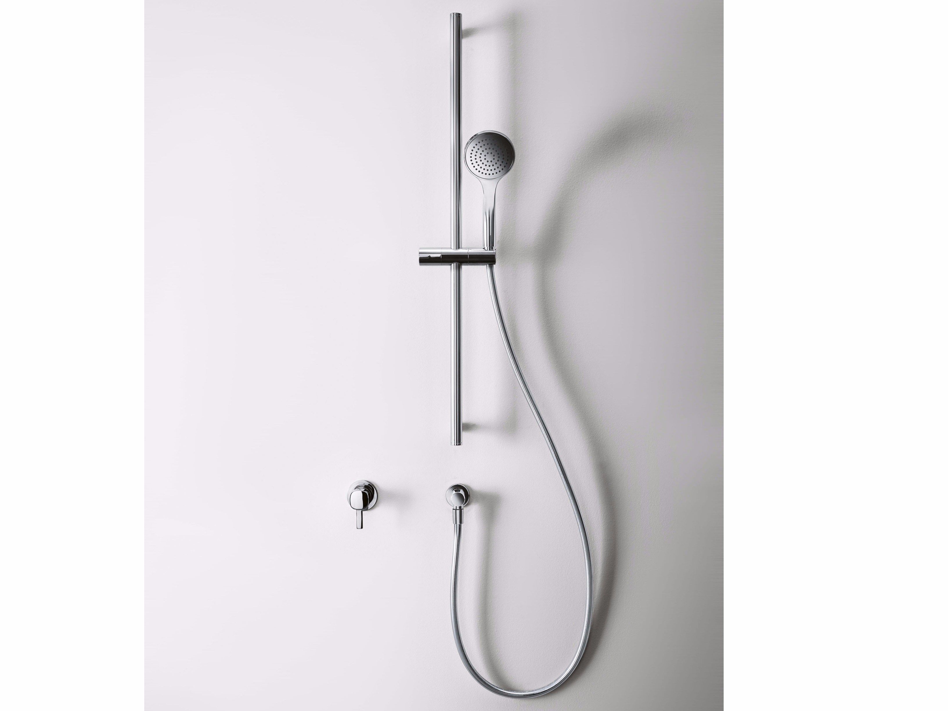 Настенный смеситель для ванны с ручным душем Fantini Rubinetti Lamè ARCH-00121910