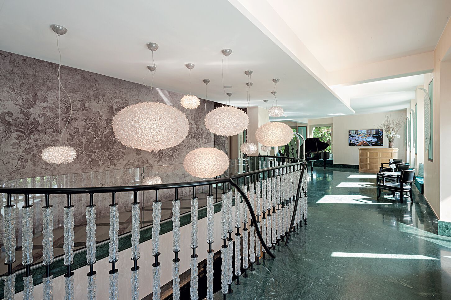 Светодиодный подвесной светильник из инженерного пластика Kartell BLOOM ARCH-00153170 - Вид №1