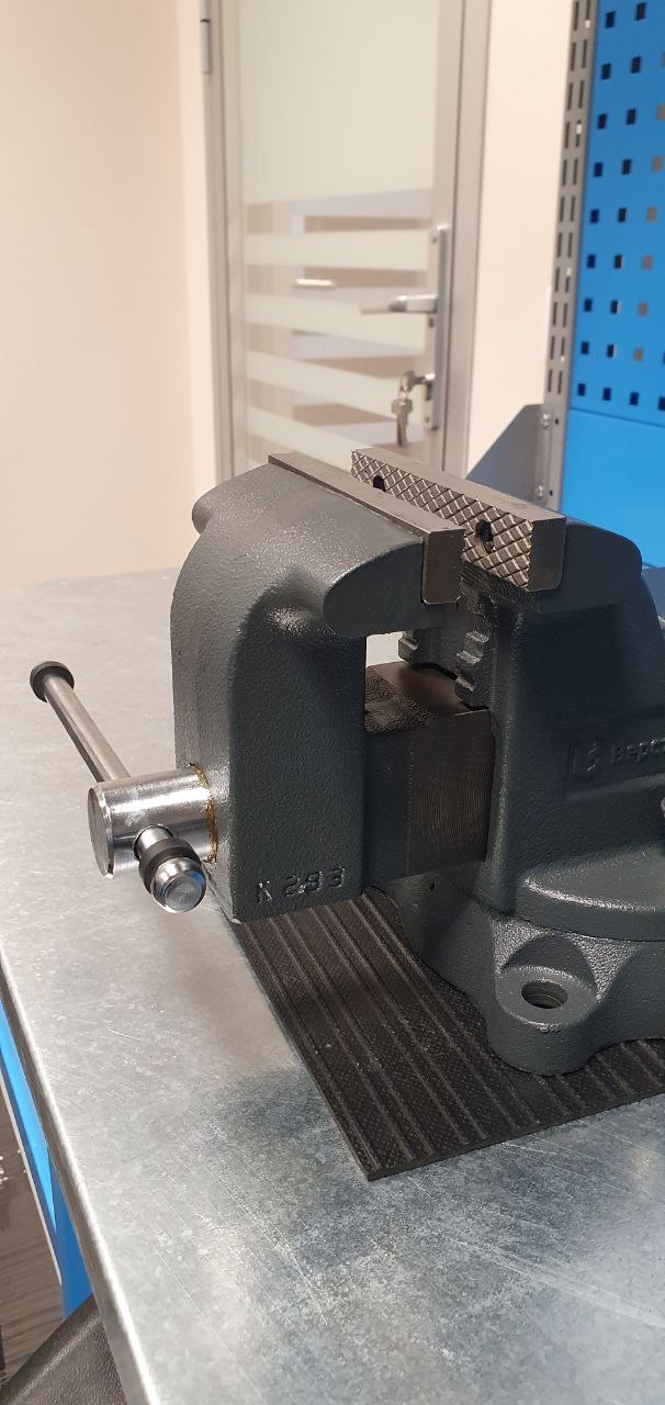 Тиски чугунные поворотные с наковальней Верстакофф M 125 BV-125 - Вид №8