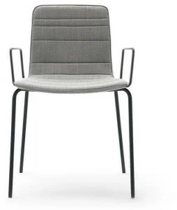 Viccarbe Штабелируемый тканевый стул с подлокотниками Klip