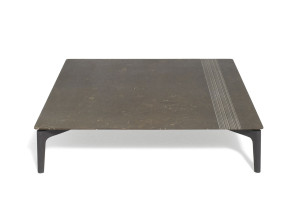 Квадратный журнальный столик