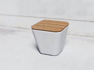 Наружное сиденье из бетона и дерева