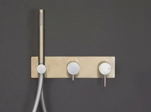 RIFRA Смеситель для душа / ванны настенный с переключателем и ручным душем Forty 1210181/2