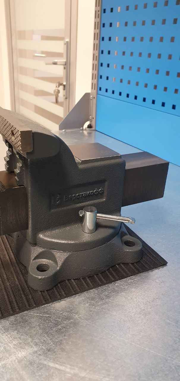 Тиски чугунные поворотные с наковальней Верстакофф M 125 BV-125 - Вид №7