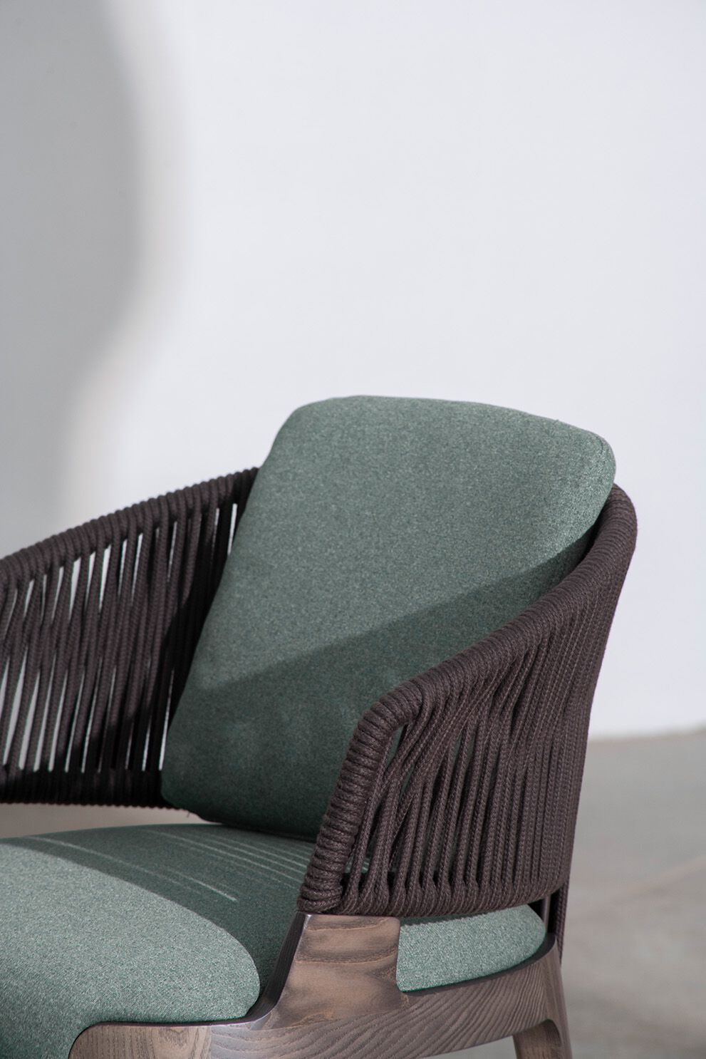 Мягкое тканевое кресло с подлокотниками Potocco ARCH-00061828 - Вид №2