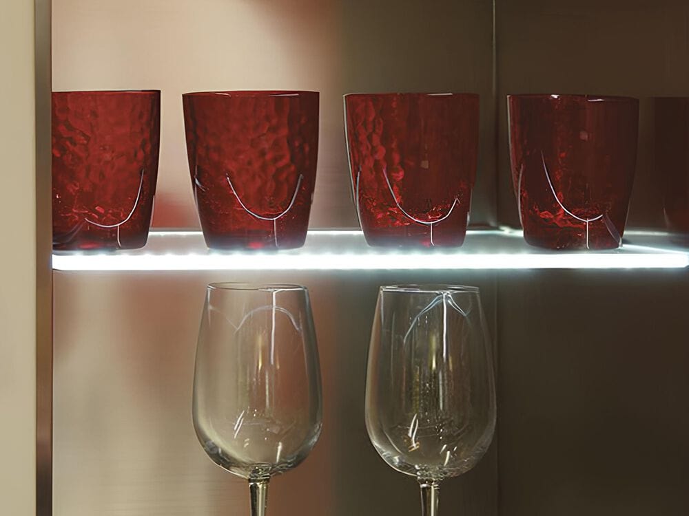 Светодиодный профиль для стеклянной полки (макс. 8 мм) Metalarredo FAOS ARCH-00108920