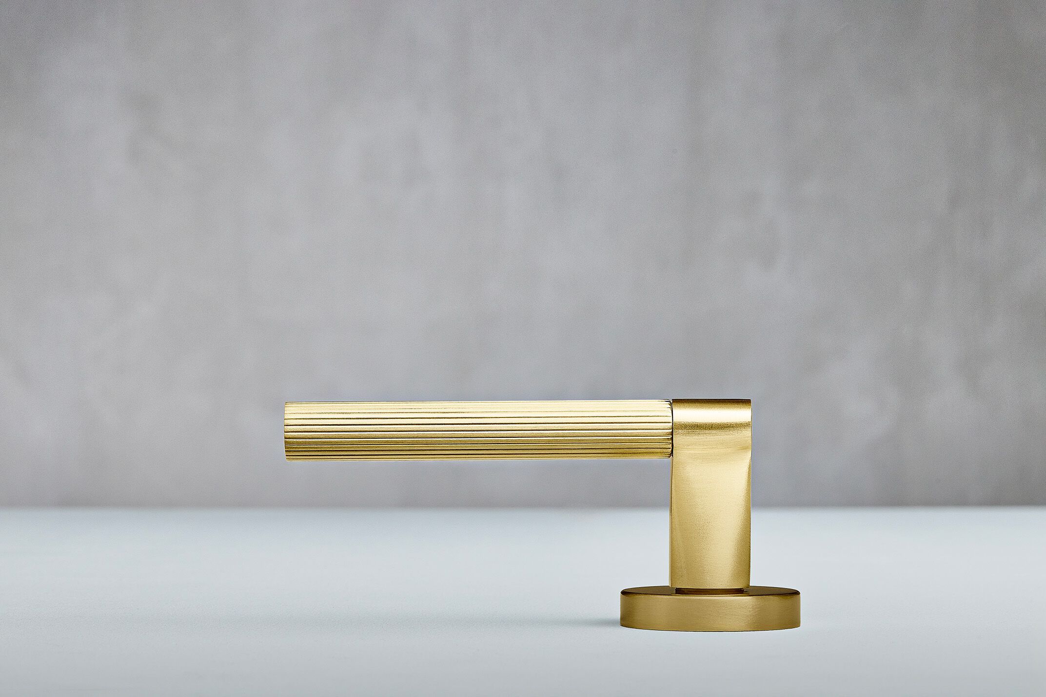 Латунная ручка на розетке Manital круглый ARCH-00025850 - Вид №4