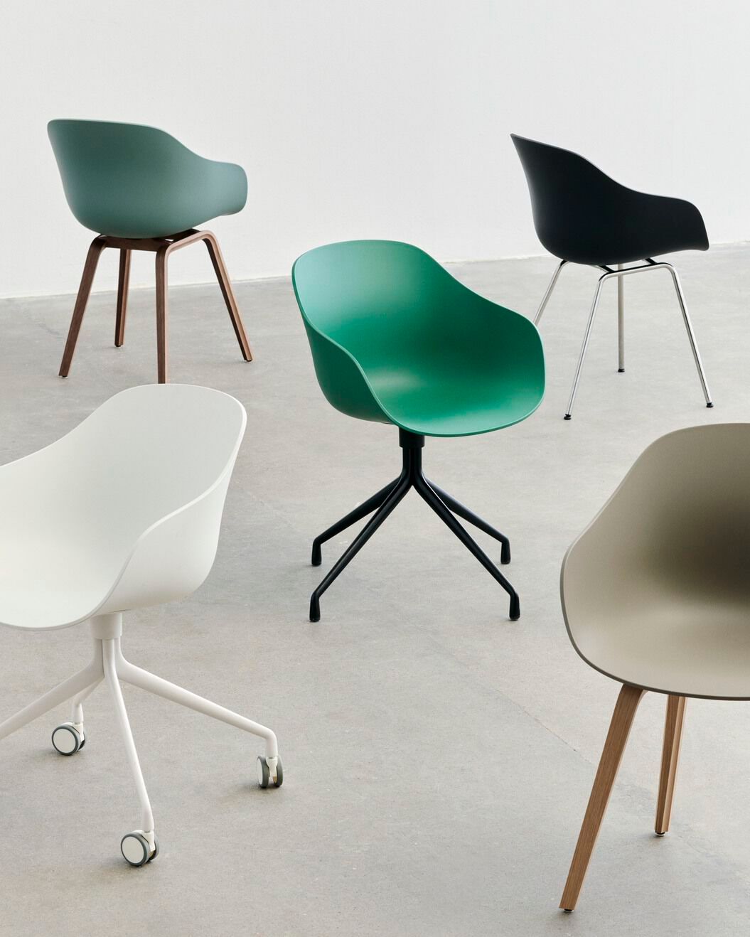 Рециркулированный Пластиковый поворотный стул с подлокотниками Hay About a Chair ARCH-00070706 - Вид №4