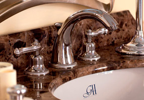 Gentry Home Смеситель для умывальника на три отверстия с выдвижным краном Tiffany Бронза GH100403 - Вид №1