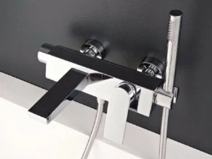 ZAZZERI Смеситель для ванны настенный с ручным душем 100