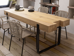 Дубовый стол