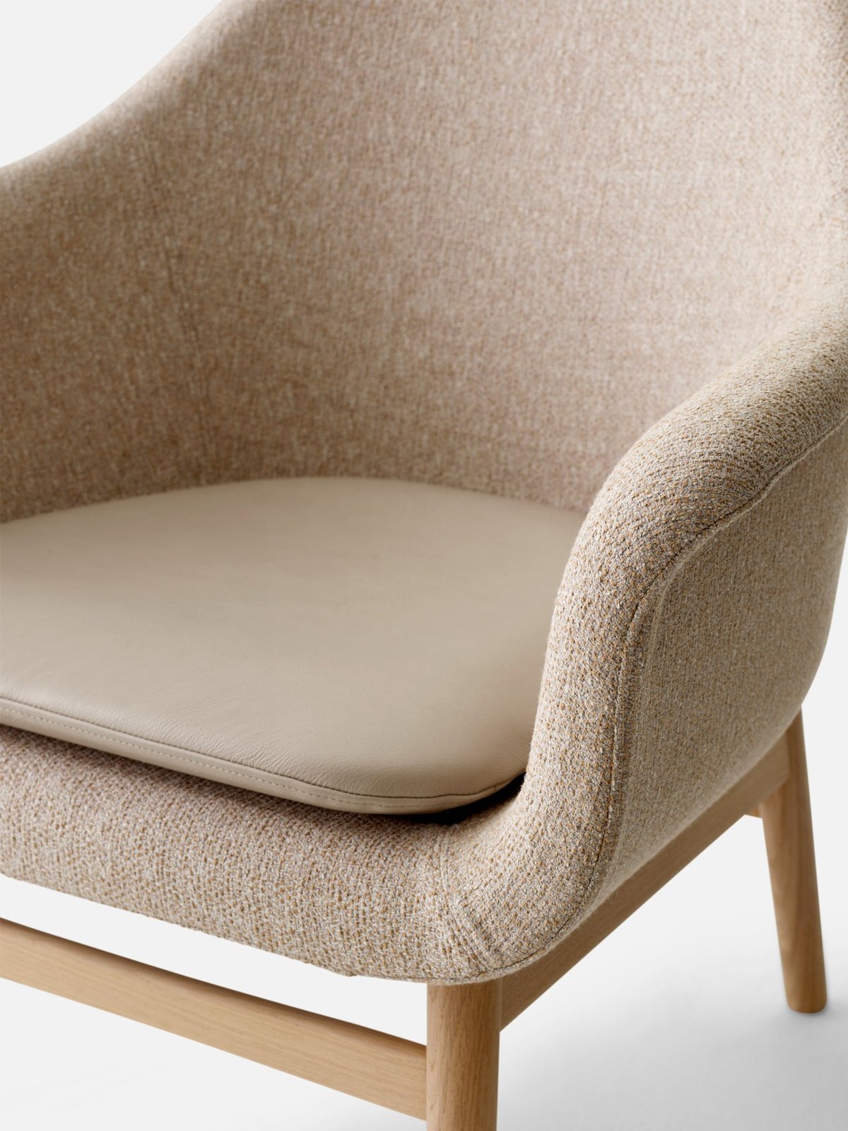 9255102-001108ZZ MENU Кресло для отдыха Harbour Черный дуб | Саванна - 152 / Тень - 20296  - Вид №1