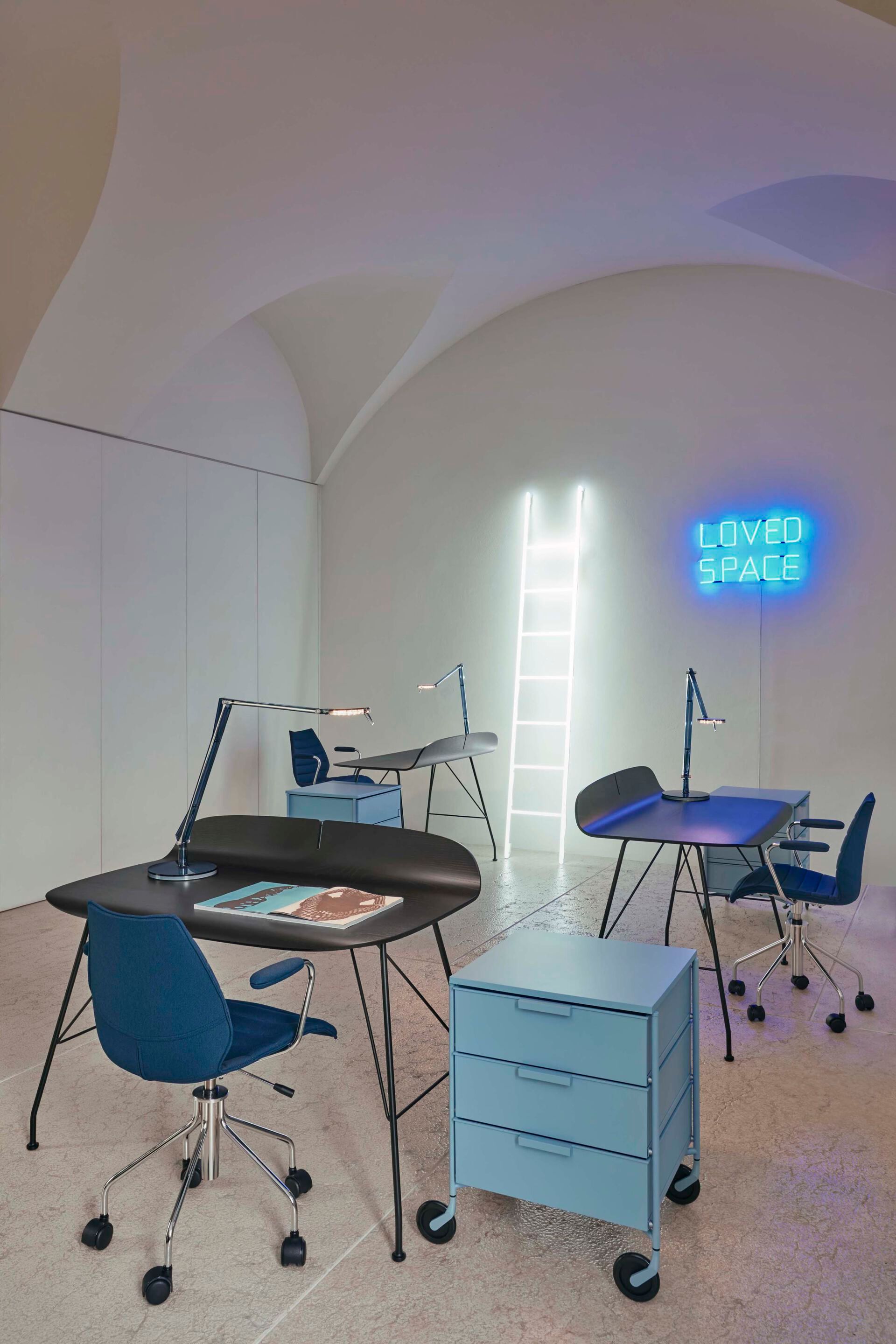 Деревянный письменный стол Kartell EARL OF WOOD ARCH-00064061 - Вид №7