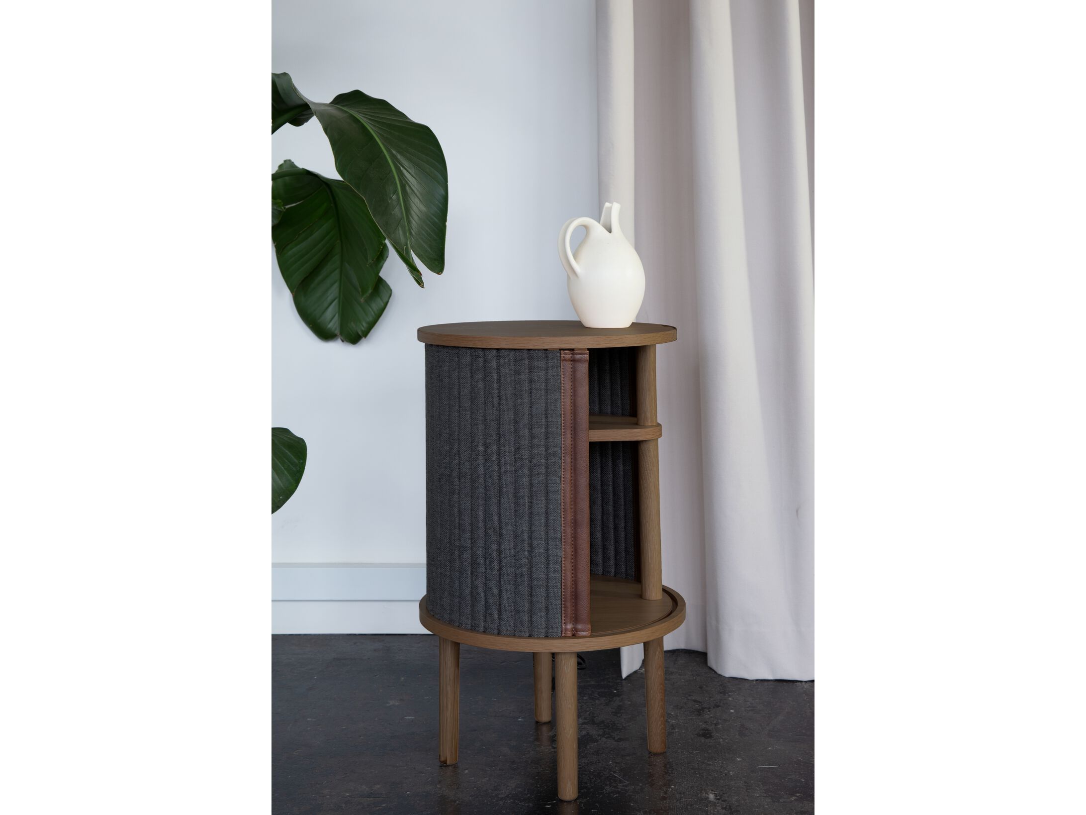 Деревянный круглый журнальный столик с отсеком для хранения UMAGE Audacious ARCH-00078755 - Вид №2