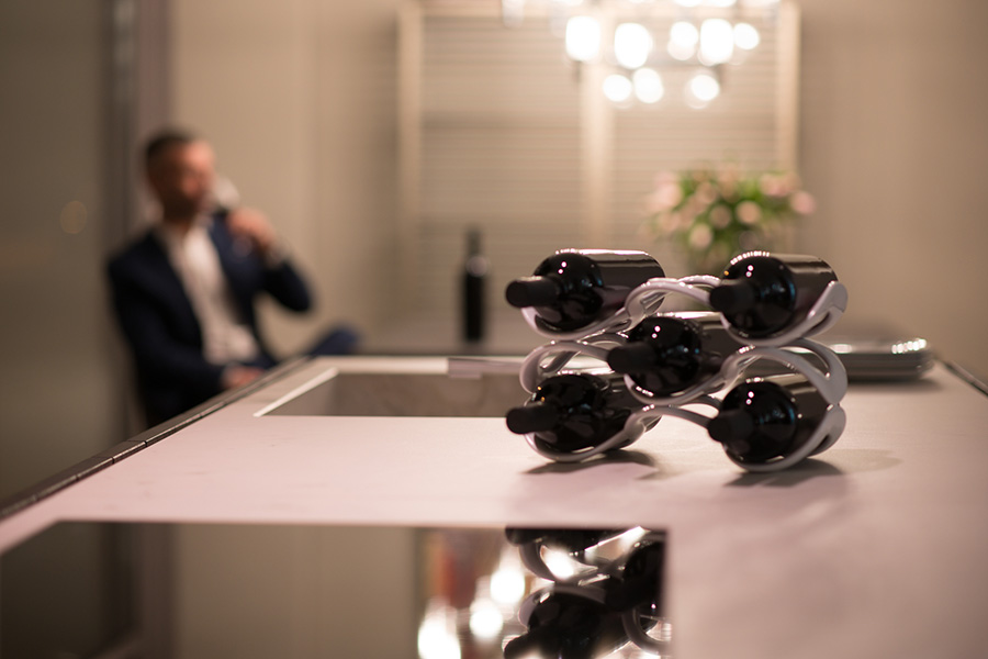 Подставка для бутылок стеклянная 32 см белая Cuvee GUZZINI  00-3872305 Белый  - Вид №3