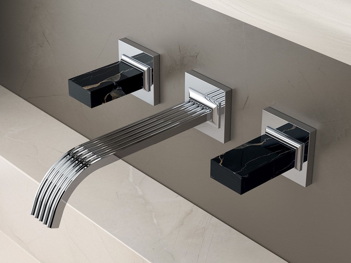 Латунный настенный смеситель для раковины с 3 отверстиями Rubinetterie Treemme ARCH-00092338