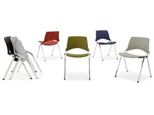 Складной стул из стали и полипропилена