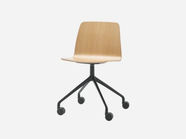 Поворотный операционный офисный стул с колесами на насесте INCLASS Varya Wood ARCH-00081890 - Вид №1