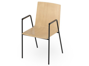 Деревянный стул с подлокотниками