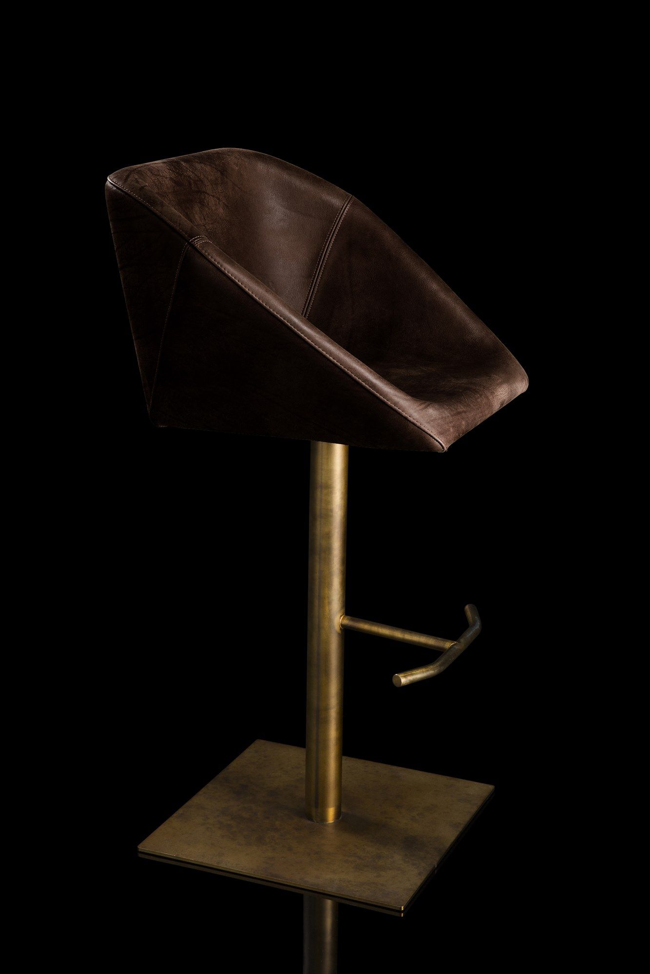 Кожаный поворотный стул с подставкой для ног Henge Hexagon ARCH-00075303 - Вид №1