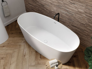 Овальная ванна в центре комнаты в Долотеке©