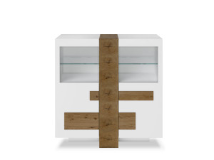 Шкаф с распашными дверцами