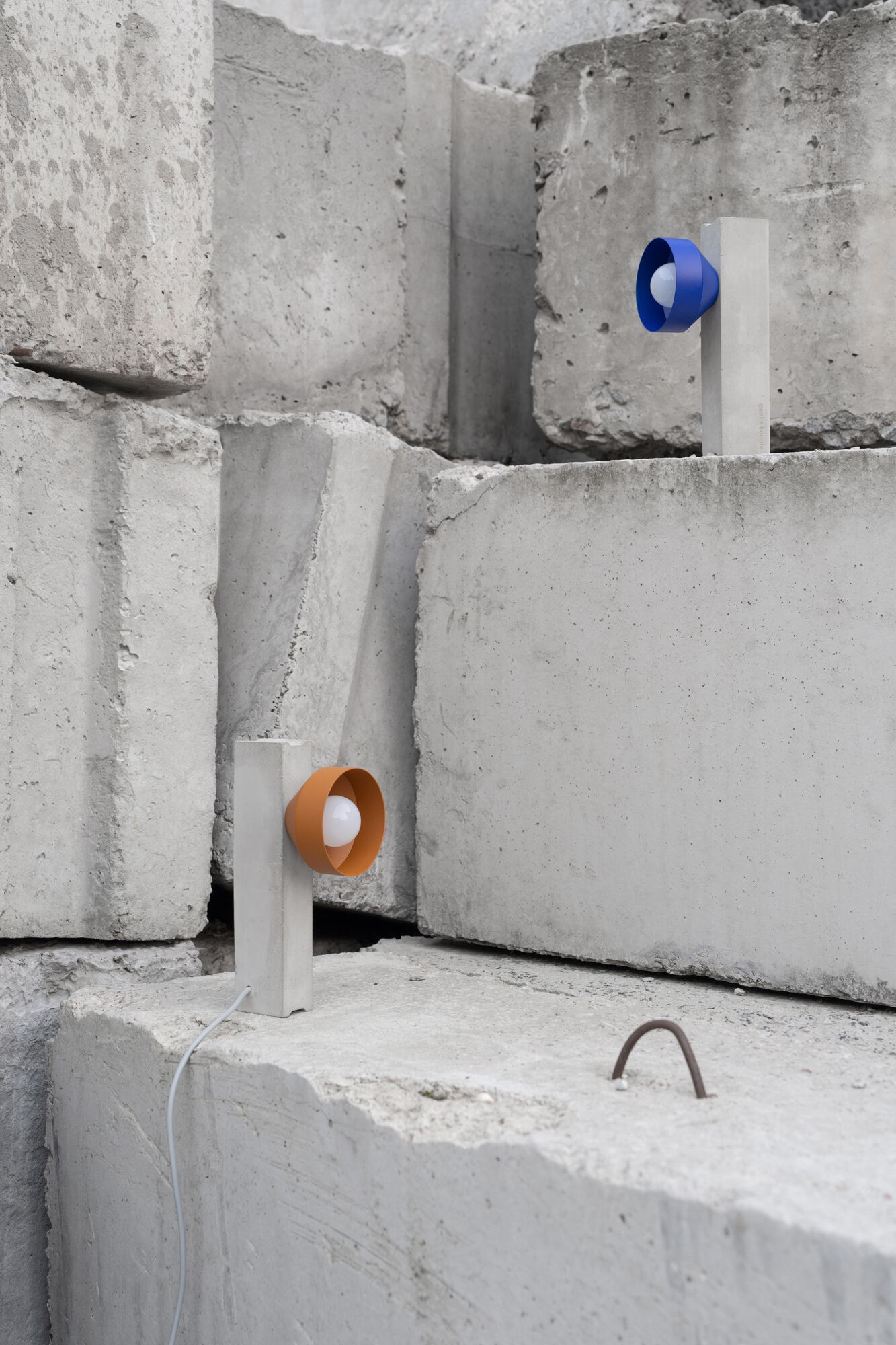 Настенный / настольный светильник из стали с порошковым покрытием и цемента +kouple блок ARCH-00141549 - Вид №13