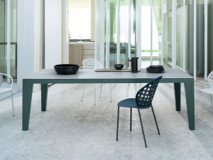 Прямоугольный садовый стол из керамогранита Lecce Stone