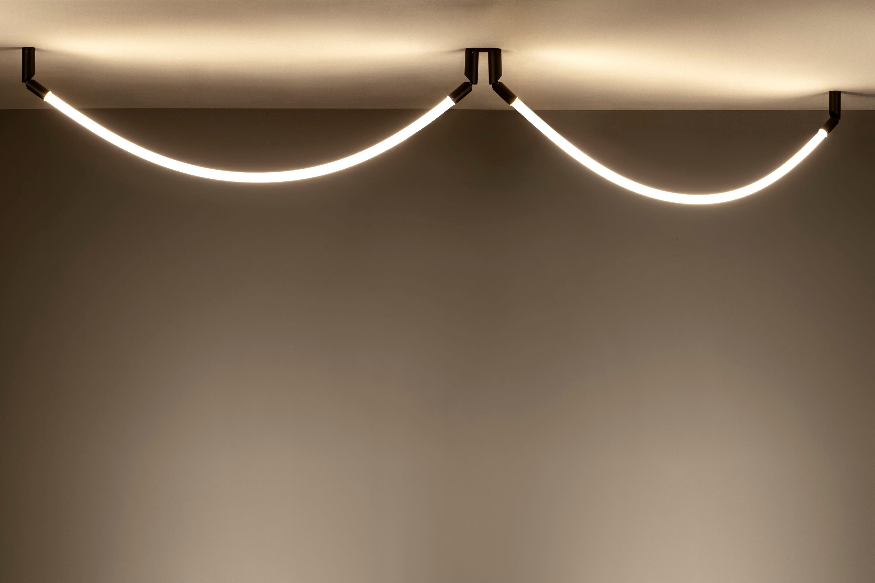 Силиконовая затемняемая светодиодная потолочная лампа Estiluz Arco ARCH-00044909 - Вид №1