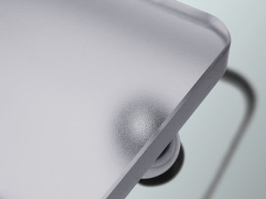 Устойчивое к царапинам и пятнам стекло