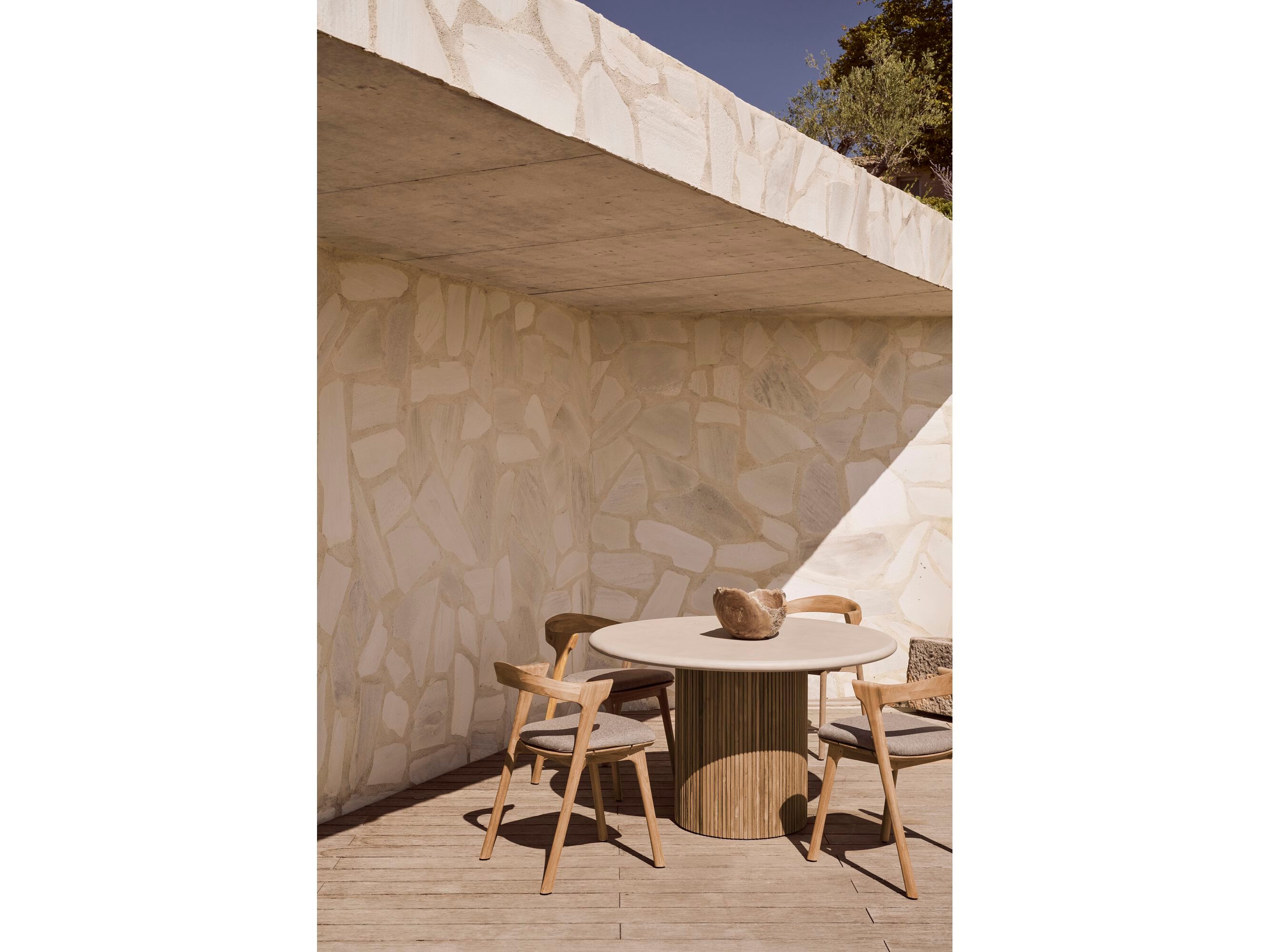 Круглый садовый стол из бетона и тика Ethnicraft Roller Max ARCH-00043951 - Вид №3