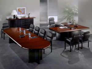 Овальный стол для совещаний
