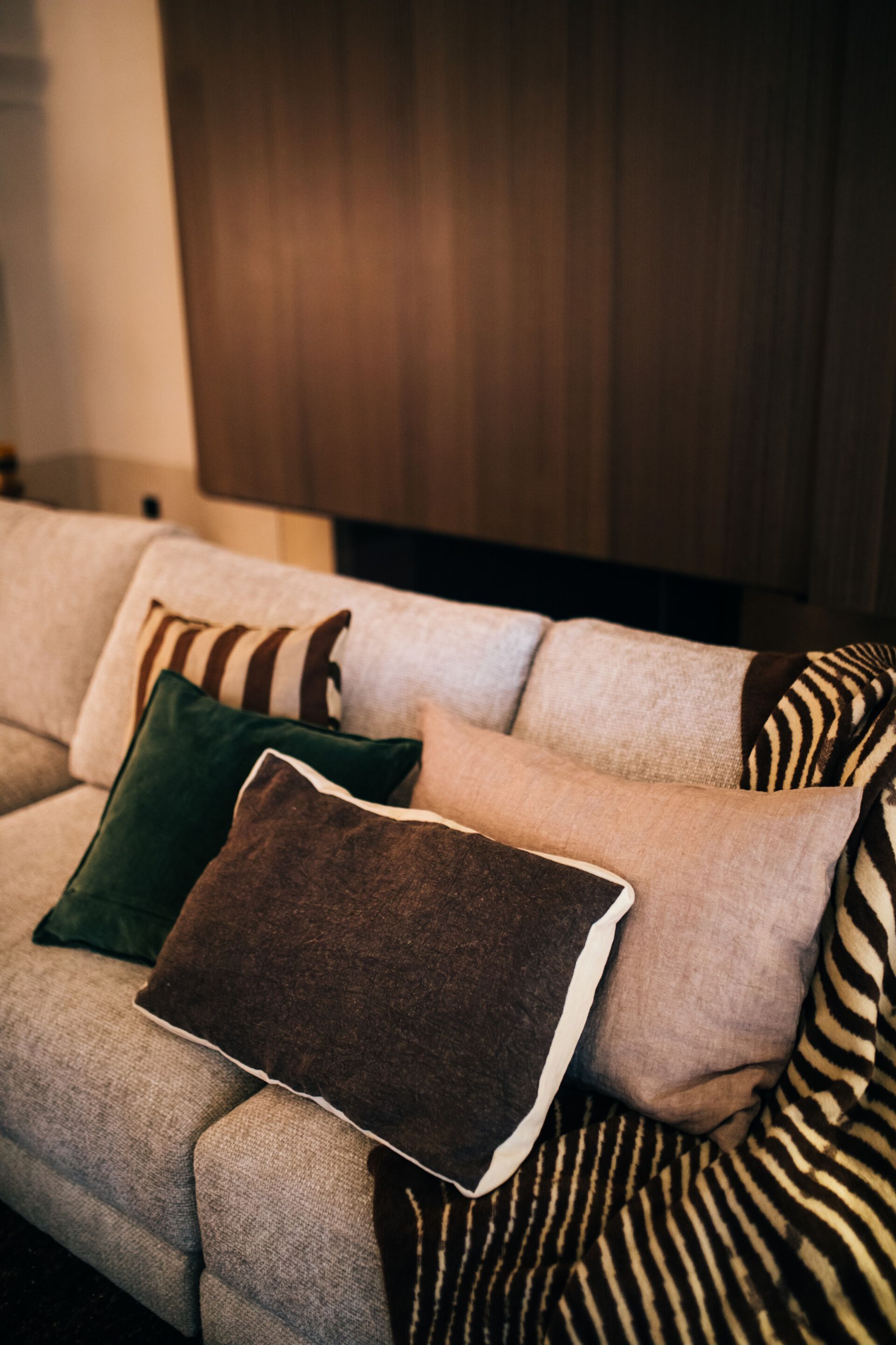 Льняная прямоугольная однотонная подушка POMAX BORDERS ARCH-00106515 - Вид №18