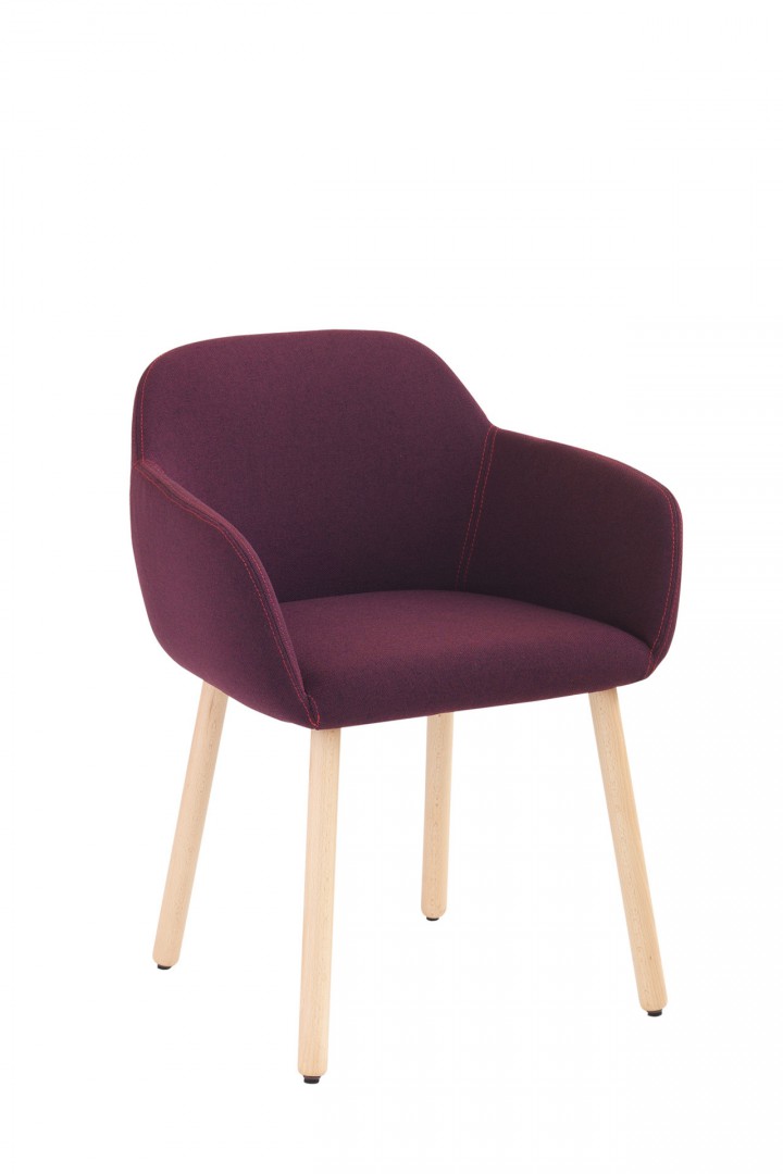 Myra 657 Кресло с четырьмя ножками с деревянной рамой и тканевой обивкой. Выпускается из пенопласта с впрыском политуретана в соответствии с правилами пожарной безопасности Великобритании. Et al. Myra