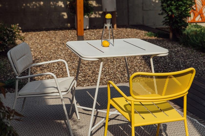 Garda Furniture Штабелируемый металлический садовый стул со встроенной подушкой Totem Gt01be - Вид №2