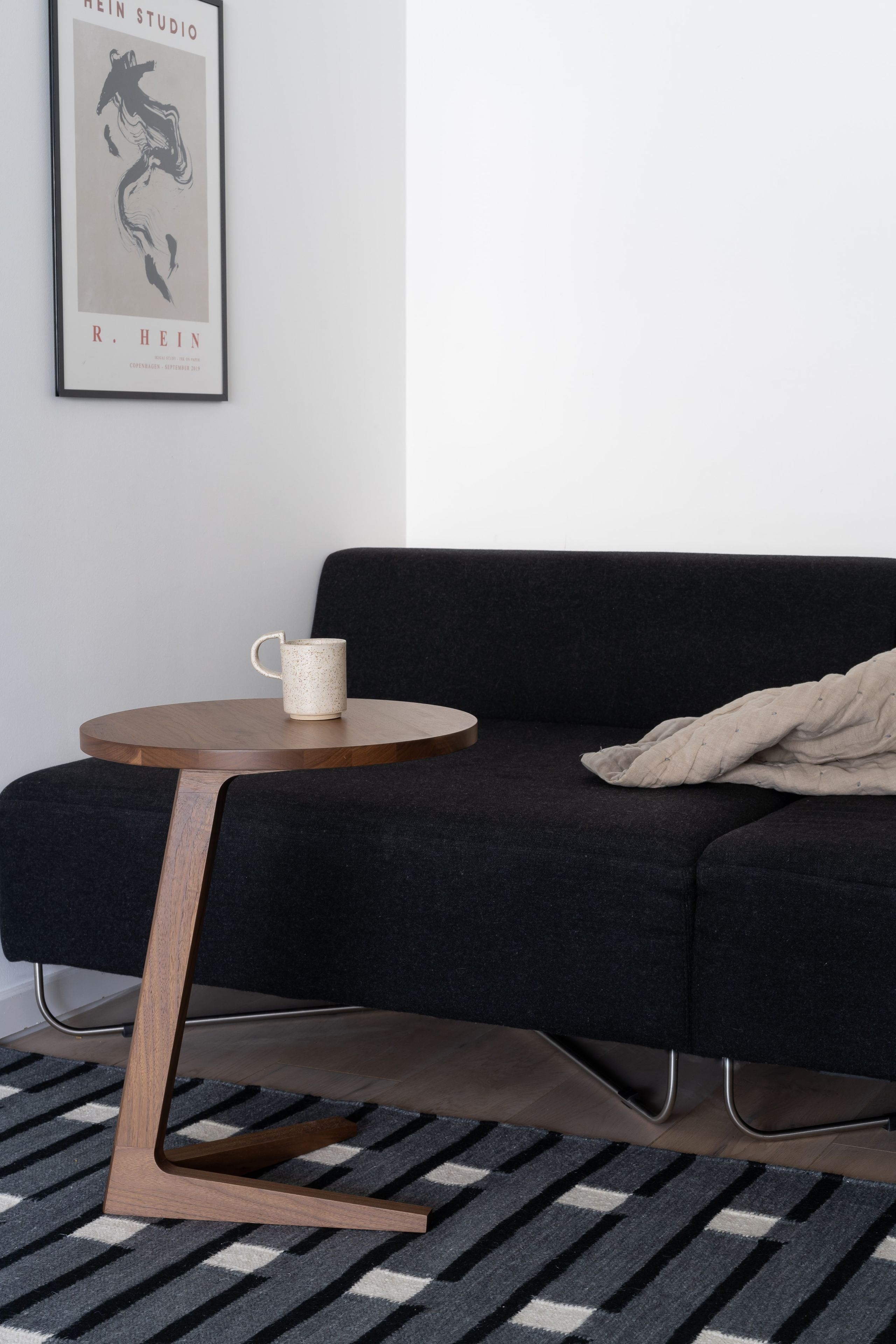 Круглый журнальный столик из орехового дерева Case Cross ARCH-00084366 - Вид №5