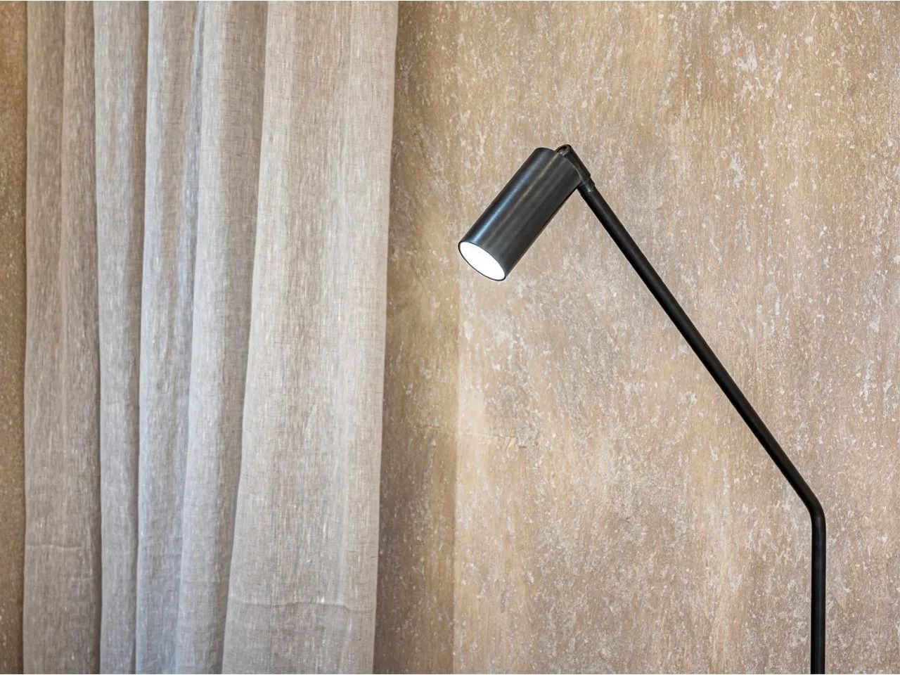 Латунь регулируемый светодиодный торшер Authentage Lighting Lit ARCH-00148633 - Вид №1