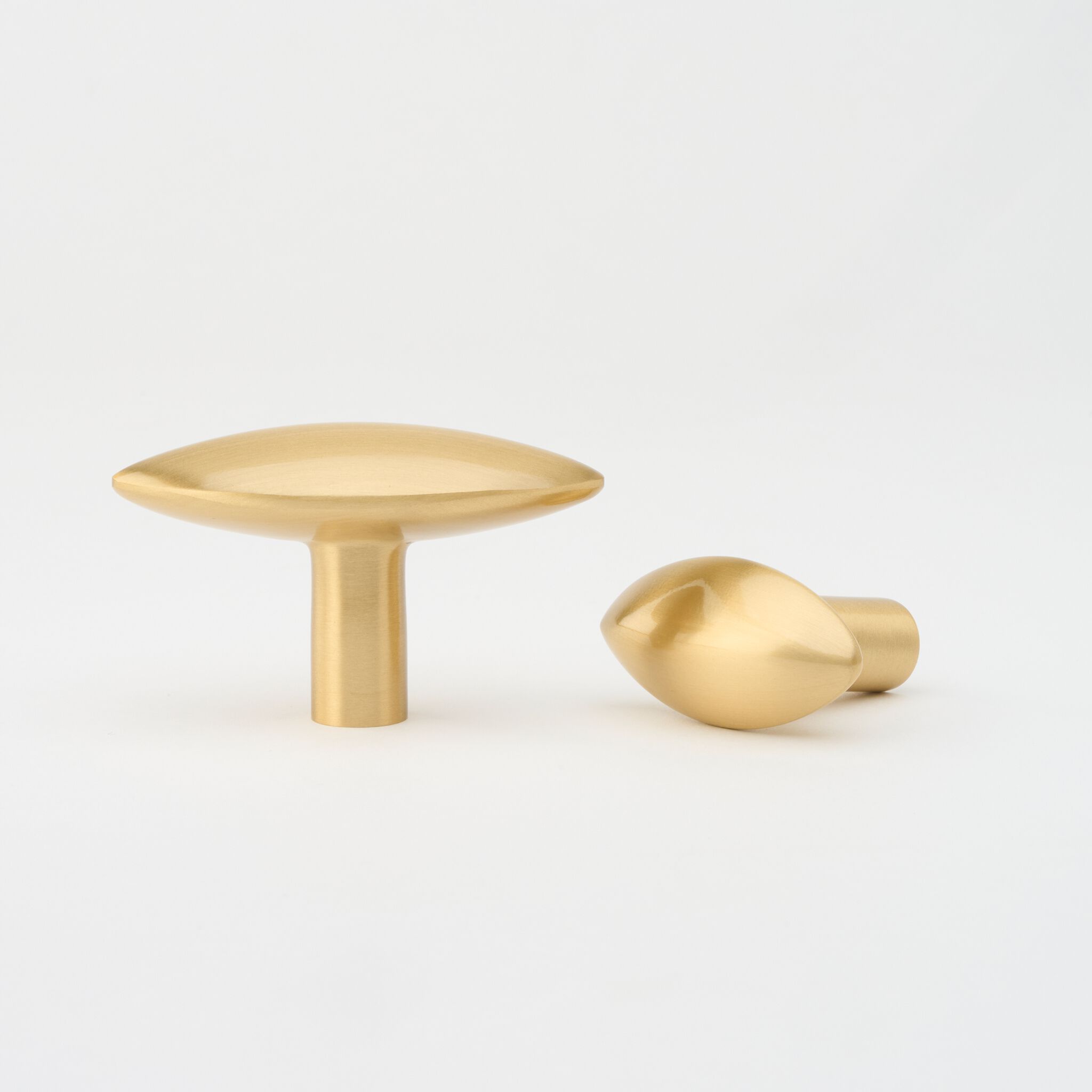 Латунная ручка Lo & Co Interiors Almond ARCH-00063487 - Вид №46