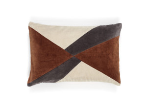 Бархатная подушка с геометрическим рисунком