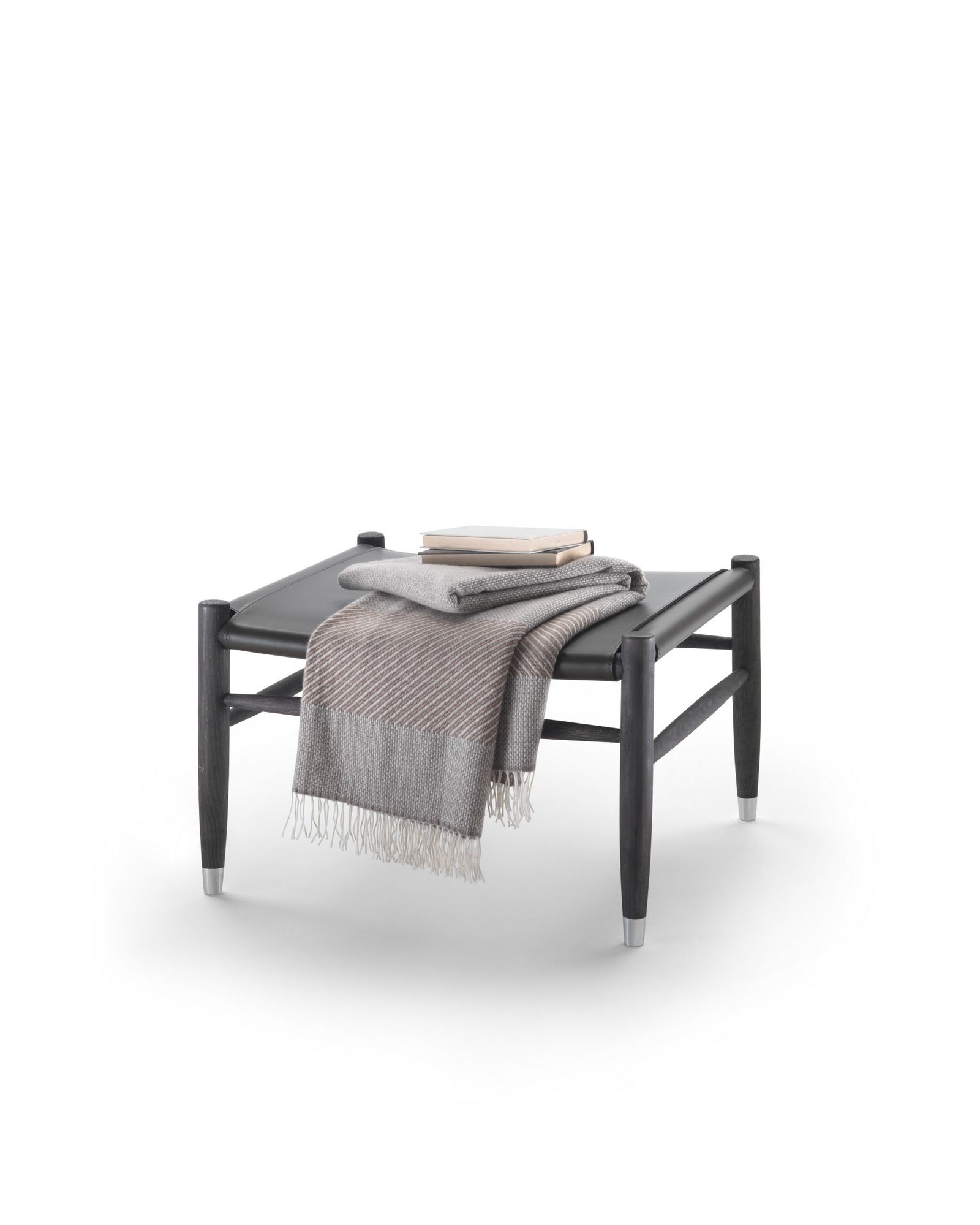 Подставка для ног из массива дерева с кожаной обивкой Flexform Tessa S. H ARCH-00147852 - Вид №1