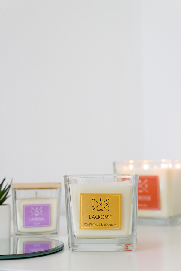 Свеча ароматическая в стекле 8х8 см "Османтус & Бурбон" AMBIENTAIR  00-3880964 Коричневый  - Вид №1