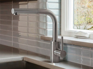 Смеситель для кухни из нержавеющей стали со съемным ручным душем