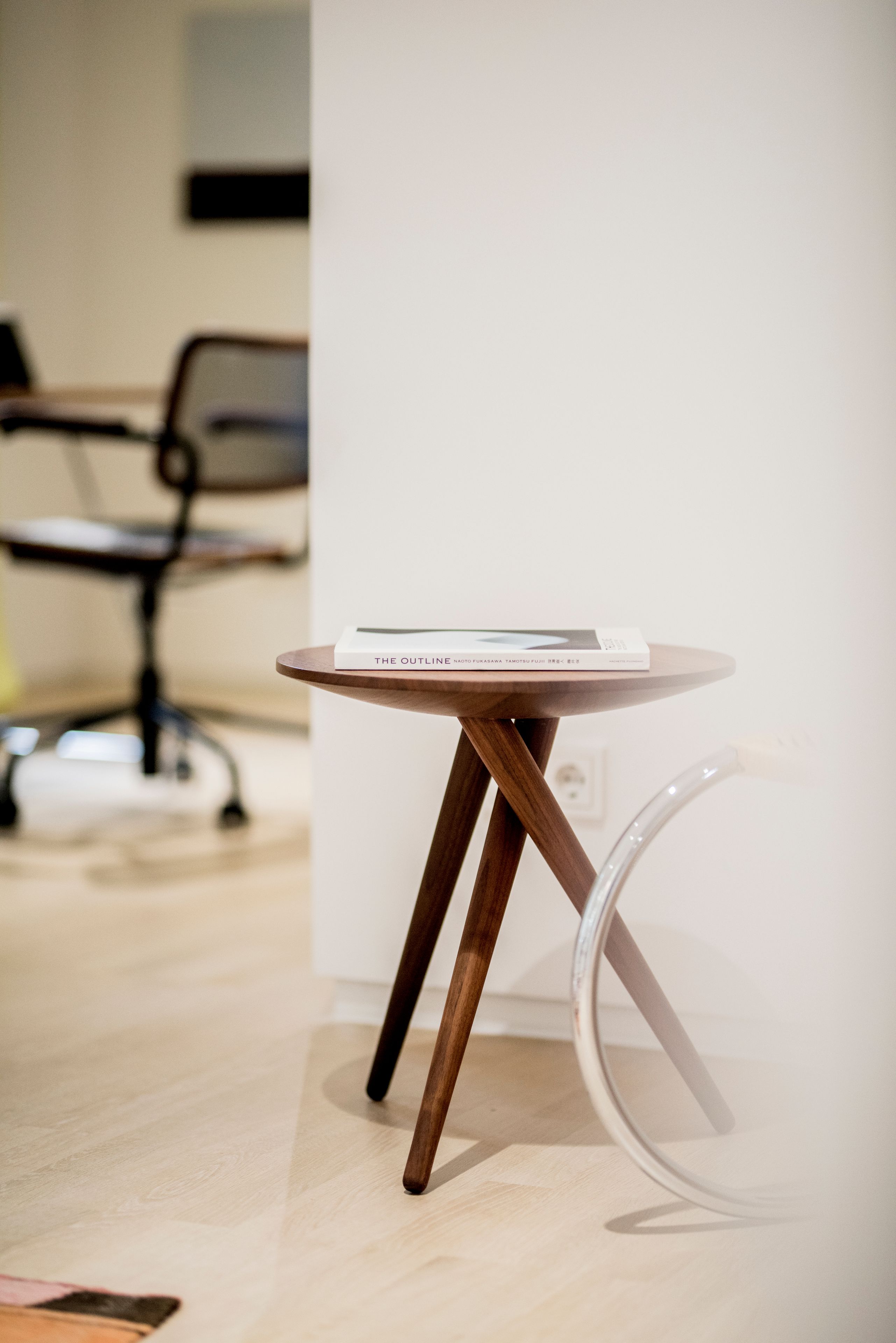 Журнальный столик из массива дерева THONET 1025 ARCH-00077834 - Вид №1