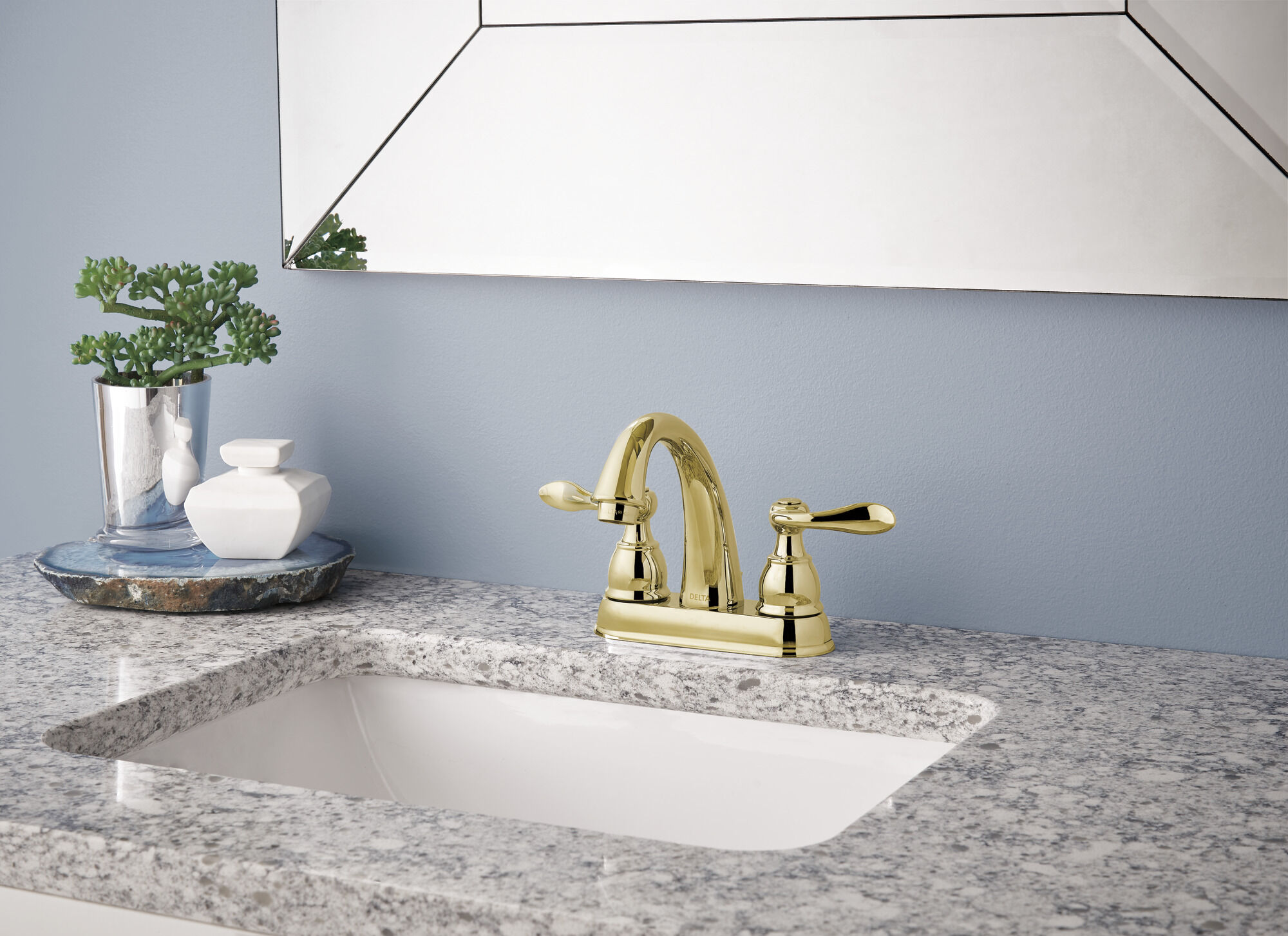 B2596LF-PB Смеситель для ванной комнаты с двумя ручками Delta Faucet Windemere Полированная латунь  - Вид №3